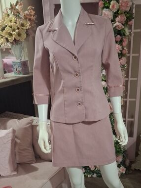 My Michelle Women's Dusty Pink Two-Piece Blazer Skirt Suit Excelkent Like New